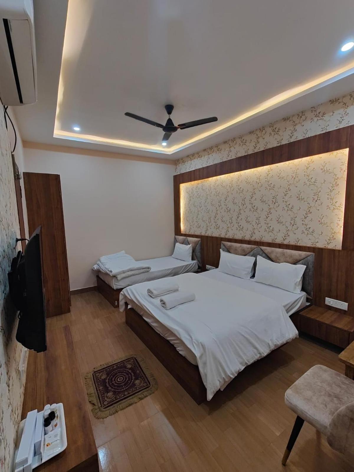 Hotel Mangal Murti فاراناسي المظهر الخارجي الصورة