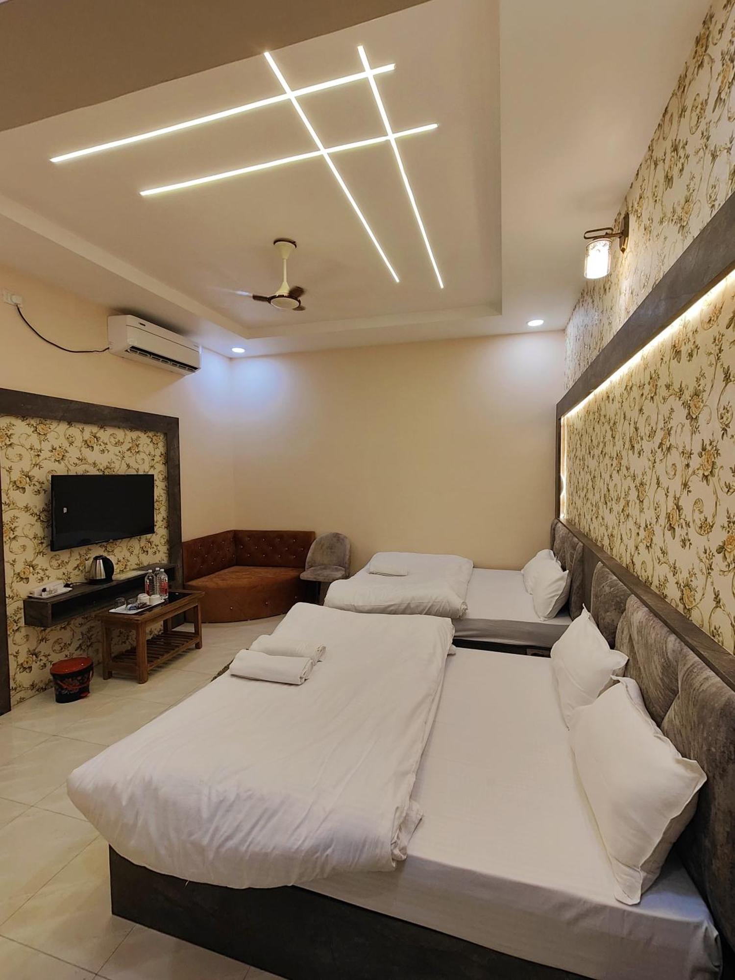 Hotel Mangal Murti فاراناسي المظهر الخارجي الصورة