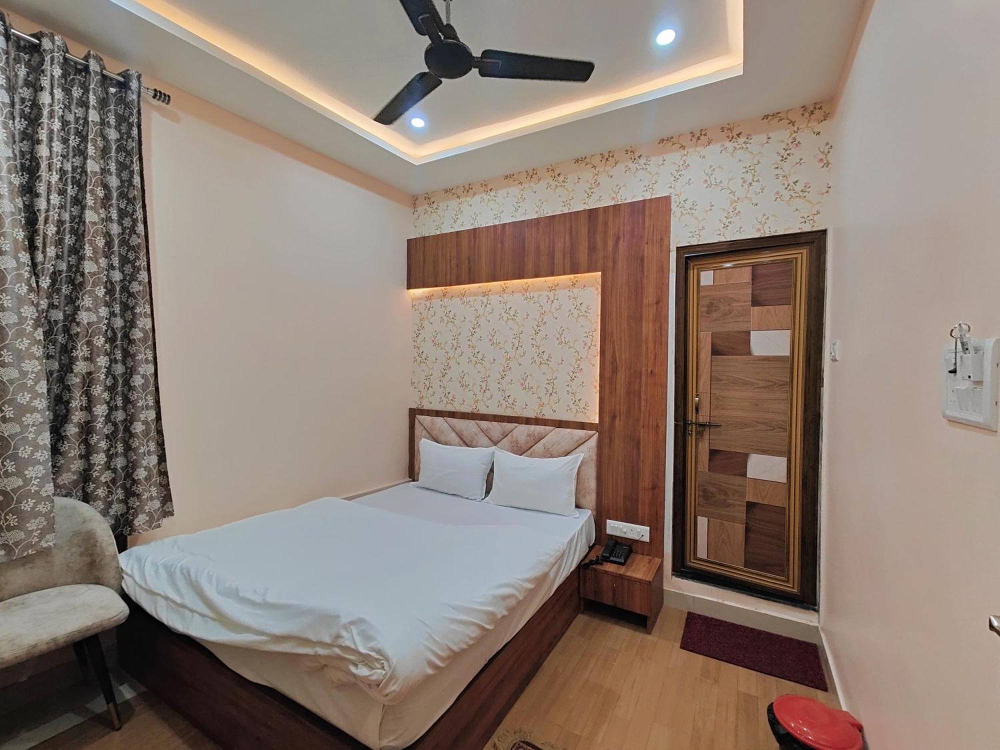 Hotel Mangal Murti فاراناسي المظهر الخارجي الصورة